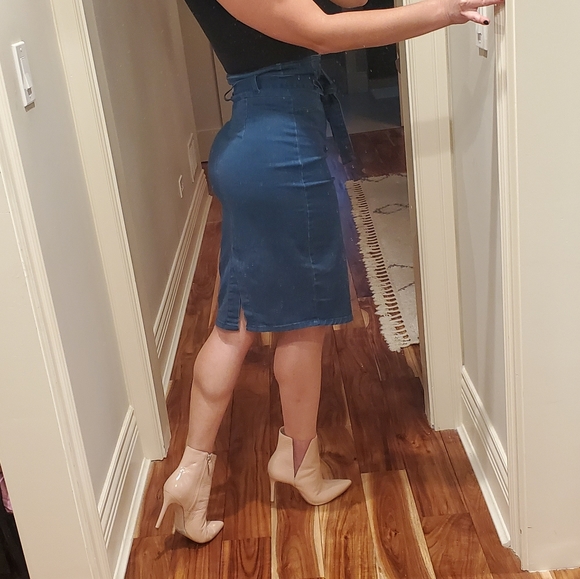 🚩SOLD!🚩Schutz Adilene booties size 7 - Picture 12 of 13